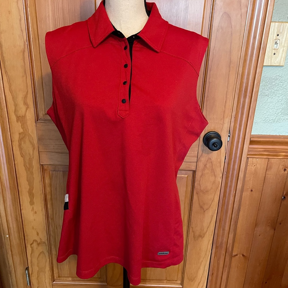 Annika women’s sleeveless golf top, size Xlarge, in vibrant red.